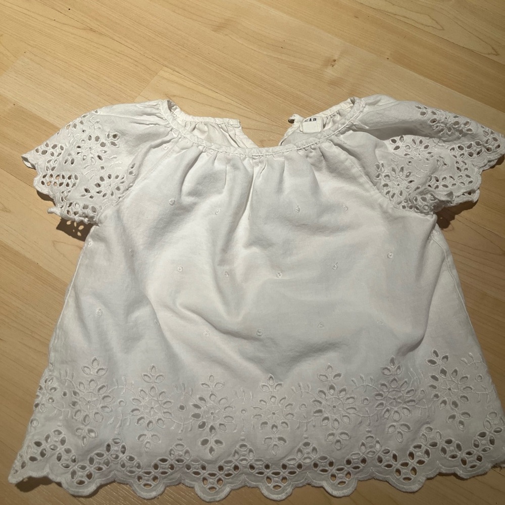 GAP White Flutter Sleeve Blouse with Ruffled Boxy Style